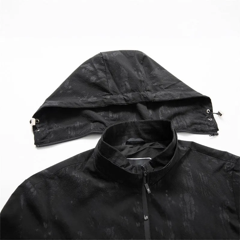 Herren Leichte wasserabweisende Kapuzenjacke mit dezentem Camouflage-Muster und Reißverschlusstaschen Nord Taschen