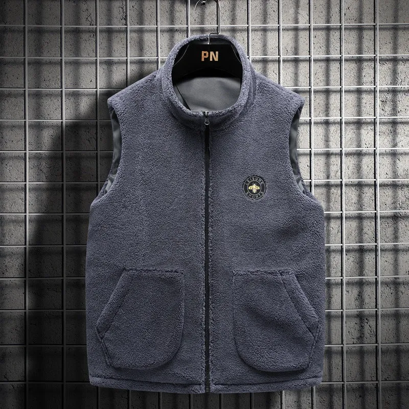 Herren Wattierte Teddy-Fleece-Weste mit Kapuze, durchgehendem Reißverschluss und Letter-Patch Nord Taschen