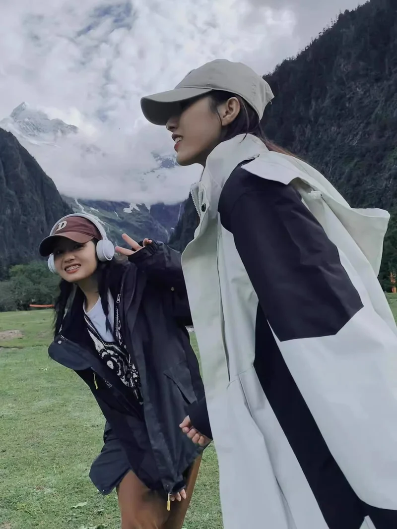 Damen zweilagige wasserdichte Outdoor‑Jacke mit Kapuze, atmungsaktiver Membran und verstellbarer Taille Nord Taschen
