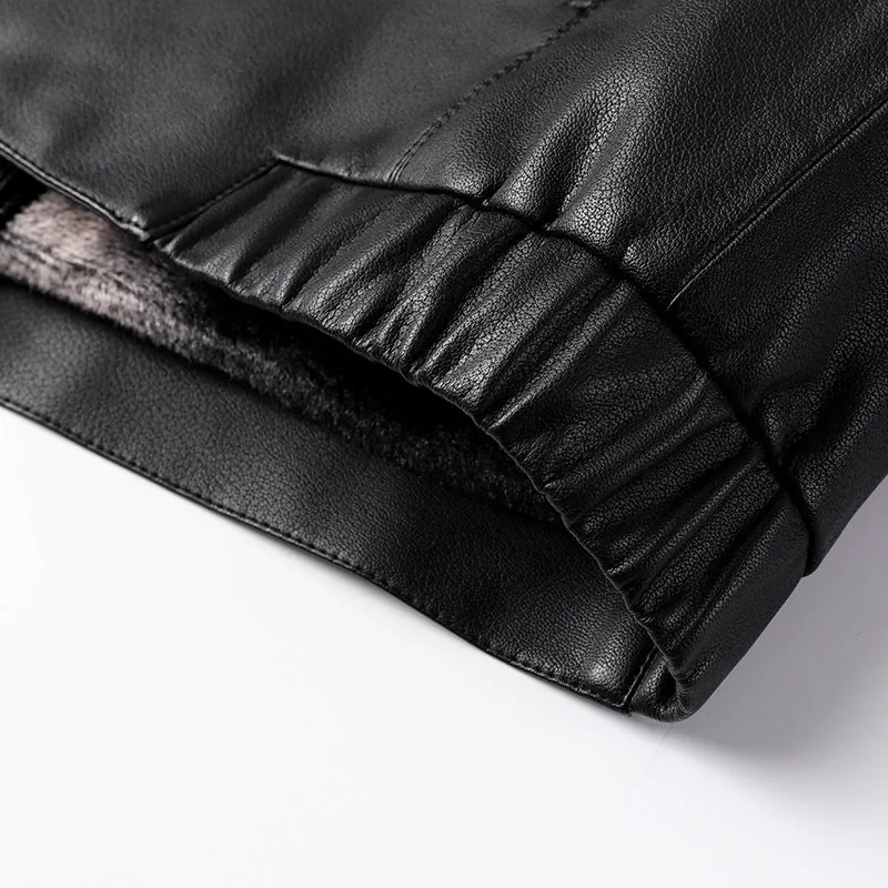 Herren Glatte Lederimitat-Bomberjacke mit Stehkragen, verdecktem Reißverschluss und schlanker Passform Nord Taschen