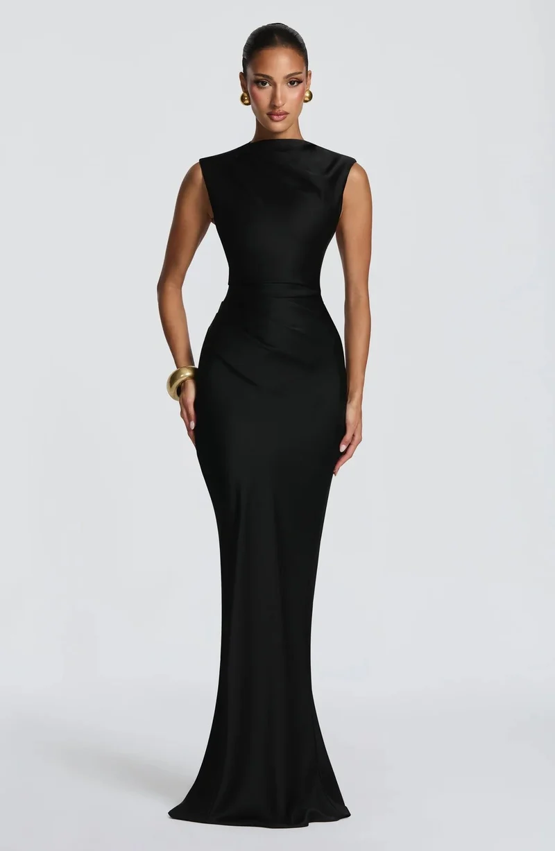Damen Elegantes Maxikleid mit asymmetrischem Ausschnitt und raffinierten Drapierungen Nord Taschen