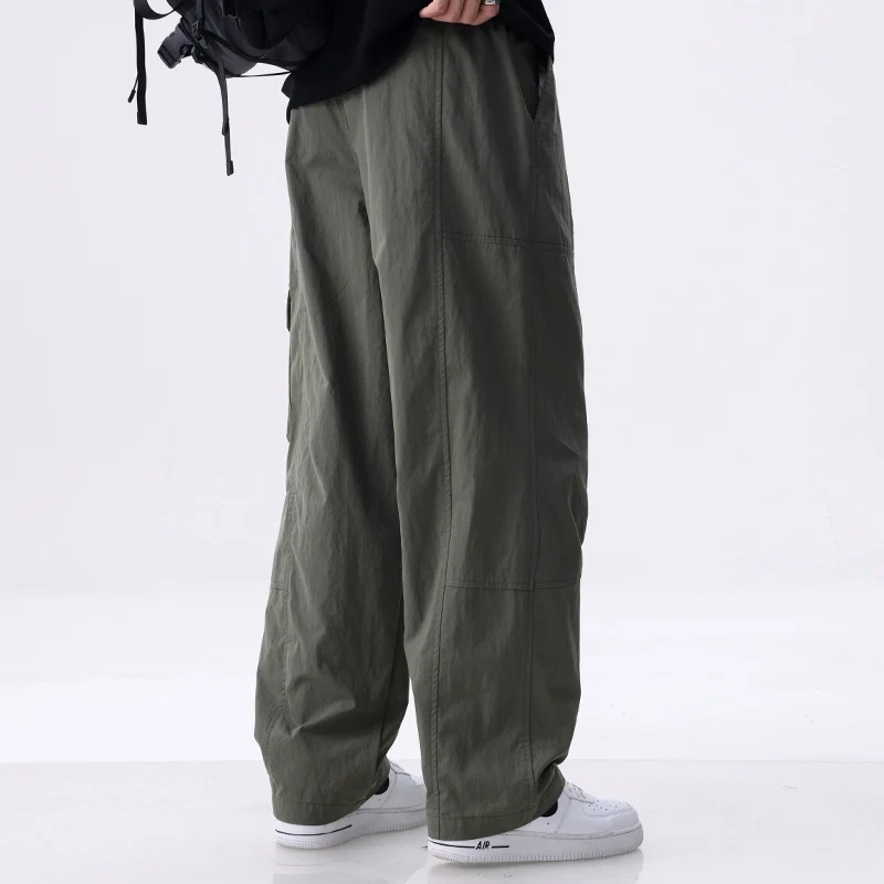 Herren Weite Utility-Cargohose aus Baumwollmix mit Kordelzugbund und aufgesetzten Klappentaschen Nord Taschen