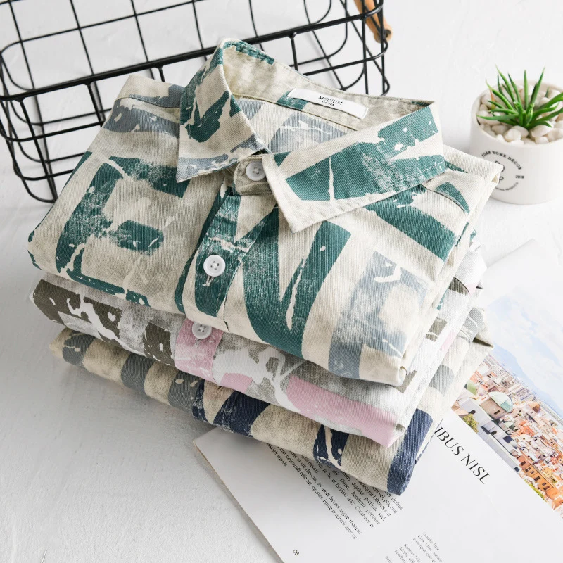 Herren Langarm-Hemdjacke mit großflächigem Typo‑Print aus Baumwollmix Nord Taschen