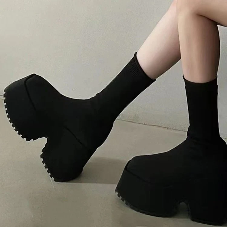 Damen Plateau‑Sock‑Boots mit markanter Lug‑Sohle und skulpturaler Plattform Nord Taschen