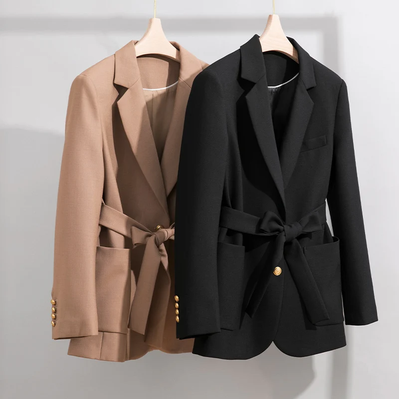 Damen Taillierter Mantelblazer mit Bindegürtel, Pattentaschen und Reverskragen Nord Taschen