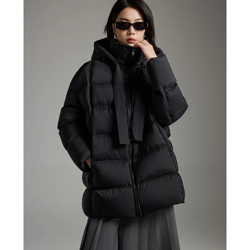 Damen Steppige wärmende Daunenjacke mit Kapuze und weiter Silhouette Nord Taschen