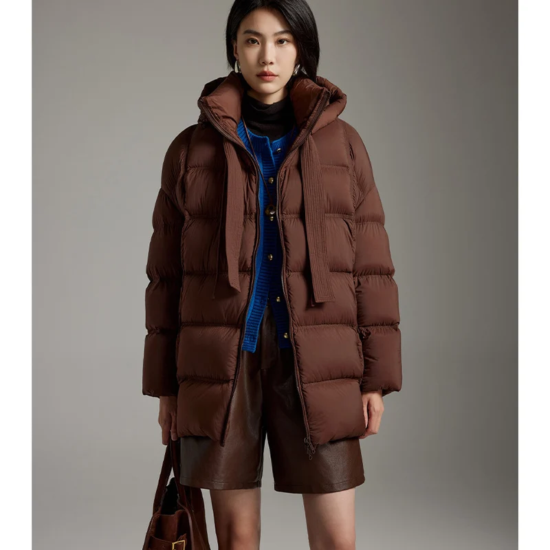 Damen Steppige wärmende Daunenjacke mit Kapuze und weiter Silhouette Nord Taschen