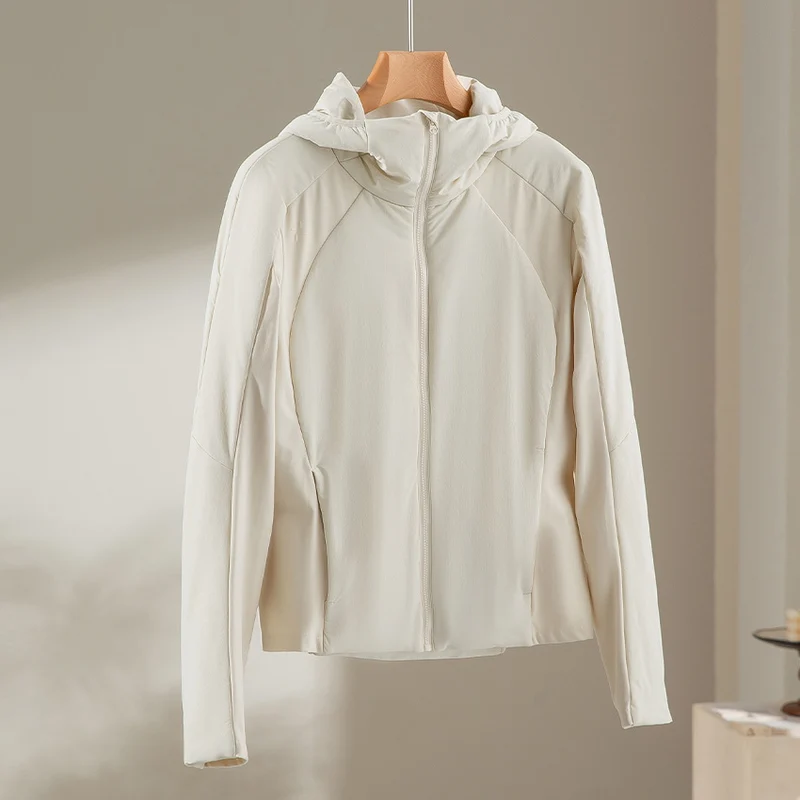 Damen Leichte Softshell-Jacke mit Kapuze, Raglanärmeln und taillierter Passform Nord Taschen