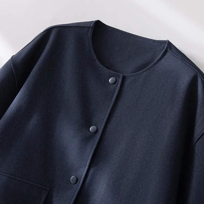 Damen Kurzjacke mit Rundhalsausschnitt, boxy Silhouette und aufgesetzten Pattentaschen Nord Taschen