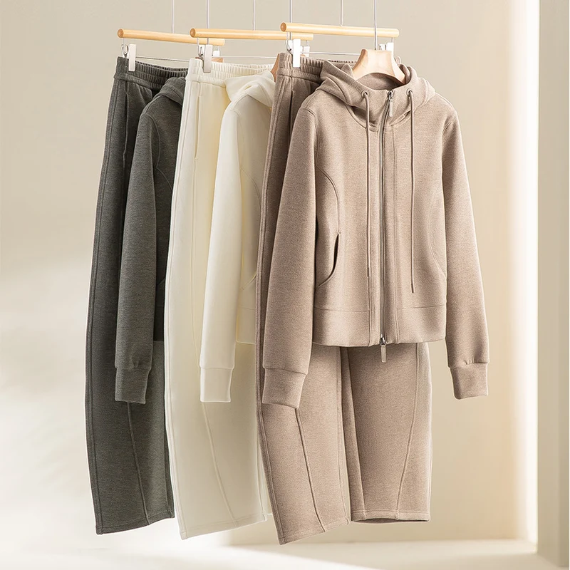 Damen Kurze Kapuzen-Sweatjacke mit Zwei-Wege-Reißverschluss und Kängurutaschen Nord Taschen