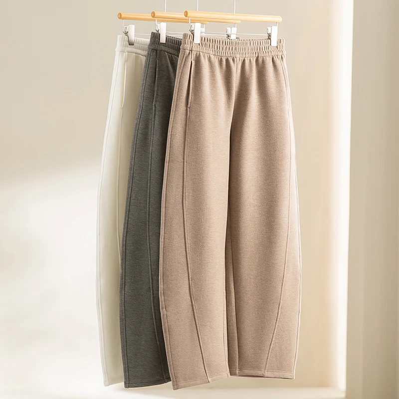 Damen Kurze Kapuzen-Sweatjacke mit Zwei-Wege-Reißverschluss und Kängurutaschen Nord Taschen