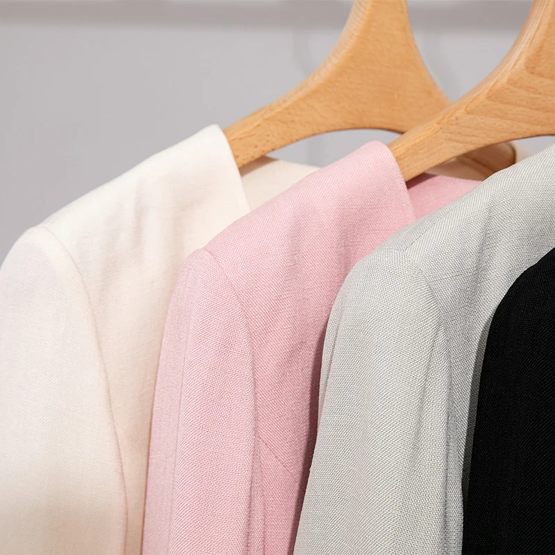 Damen Kurzblazer im minimalistischen Fit mit Perlen-Knopfbesatz und taillierter Schnitt Nord Taschen