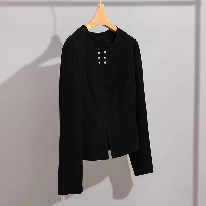Damen Kurzblazer im minimalistischen Fit mit Perlen-Knopfbesatz und taillierter Schnitt Nord Taschen