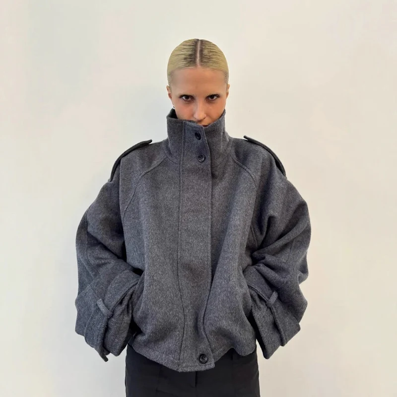 Damen Oversized Woll-Cropped-Jacke mit hohem Stehkragen und Ballonärmeln Nord Taschen