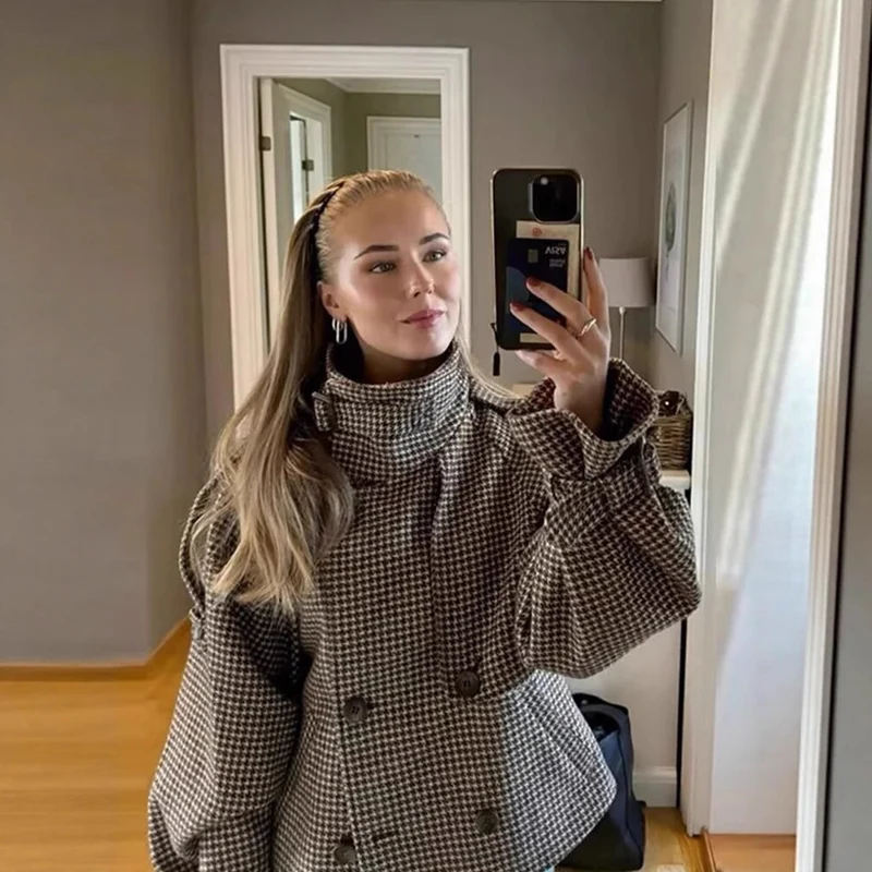 Damen Oversize-Trenchcoat mit Hahnentritt-Muster, hohem Stehkragen und Schulterklappen Nord Taschen