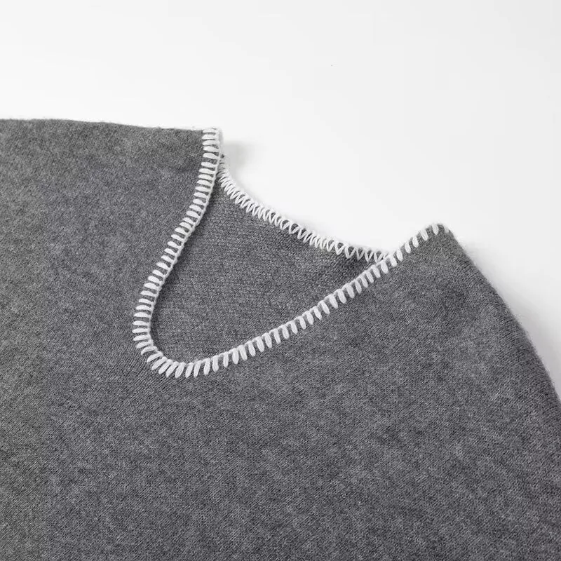 Damen Kurzer V-Ausschnitt Pullover mit Ziernähten und aufgesetzten Taschen Nord Taschen