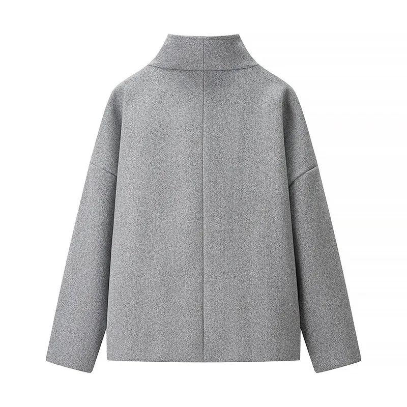 Damen Kurze doppeltgeknöpfte Oversize-Boxy-Jacke mit Stehkragen und Eingrifftaschen Nord Taschen