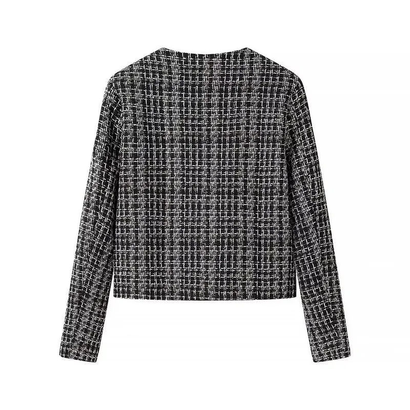 Damen Kurze Bouclé-Tweed-Jacke mit Rundhals, dekorativen Zierknöpfen und aufgesetzten Taschen Nord Taschen