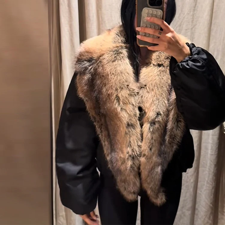 Damen Oversize-Bomberjacke mit voluminösem Fellkragen und Satinärmeln Nord Taschen