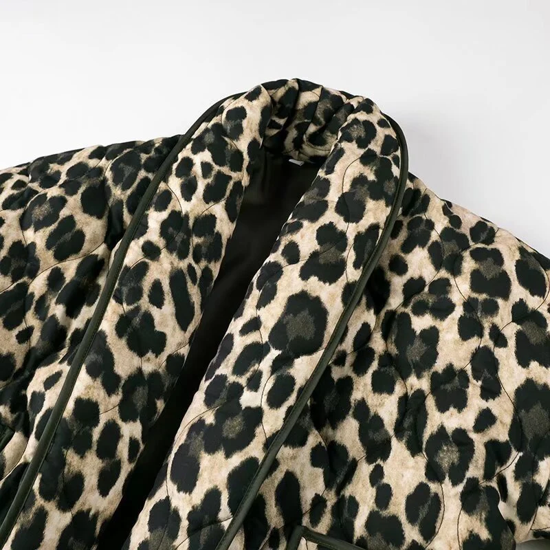 Damen Kurzjacke mit Leopardenprint, kastiger Silhouette und Schalkragen Nord Taschen