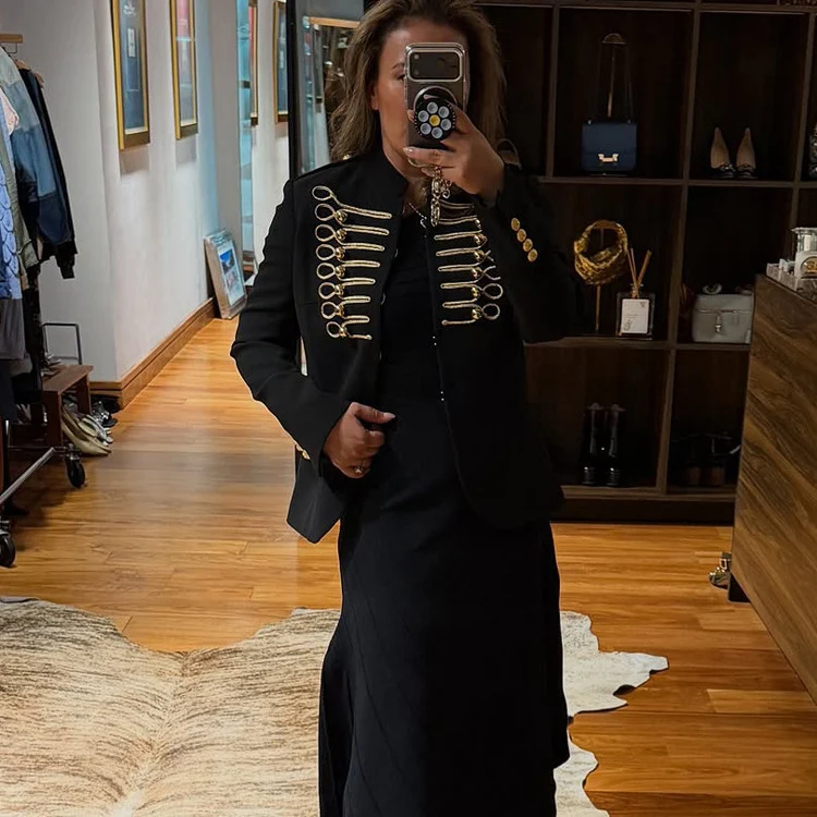 Damen Militärischer Kurzblazer mit goldener Kordel‑Litzenverzierung und Zierriegeln Nord Taschen