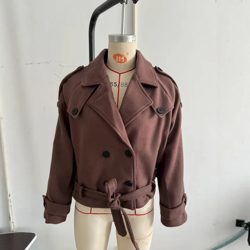 Damen Kurz geschnittener Oversize-Wollmix-Peacoat mit weitem Revers und Bindegürtel Nord Taschen