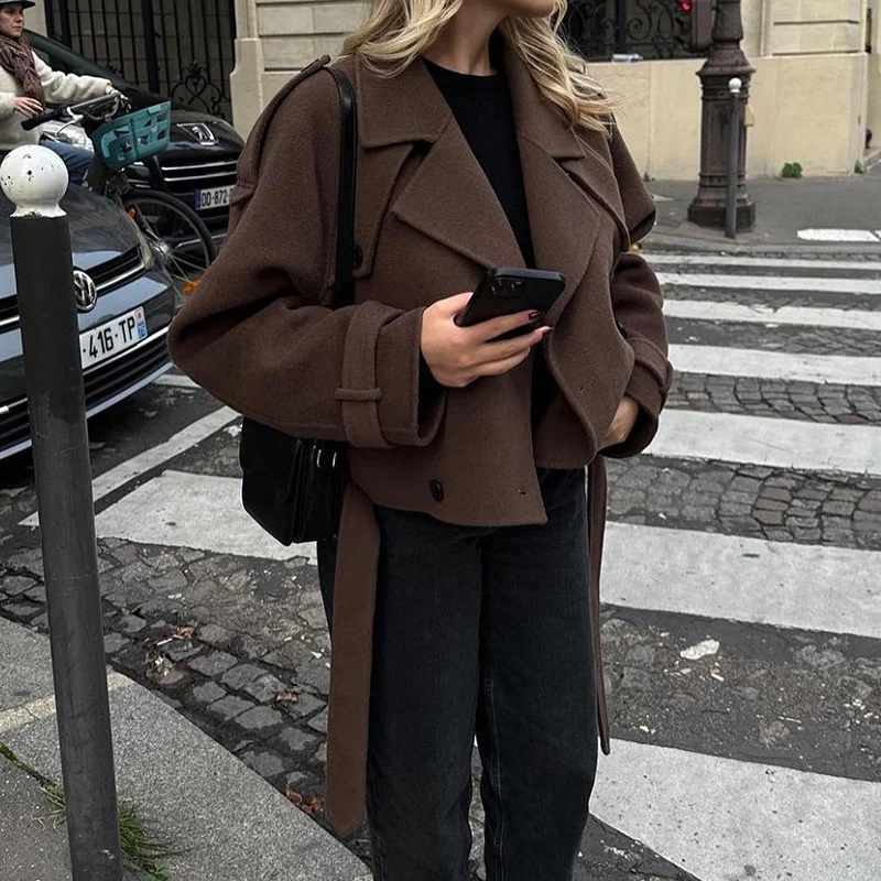 Damen Kurz geschnittener Oversize-Wollmix-Peacoat mit weitem Revers und Bindegürtel Nord Taschen