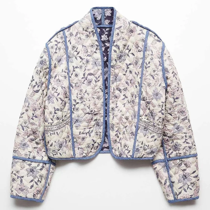 Damen Kurz geschnittene gesteppte Blousonjacke mit floraler Stickerei und Kontrastpaspel Nord Taschen