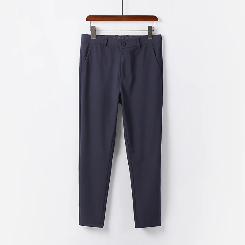 Herren Schmale Chino-Hose aus Stretch-Baumwollmix mit schmalem Bein und Bundfalten Nord Taschen