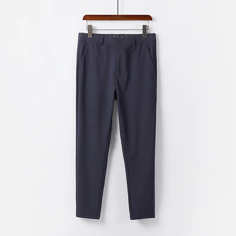 Herren Schmale Chino-Hose aus Stretch-Baumwollmix mit schmalem Bein und Bundfalten Nord Taschen