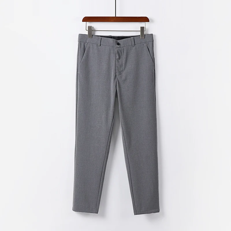 Herren Schmale Chino-Hose aus Stretch-Baumwollmix mit schmalem Bein und Bundfalten Nord Taschen