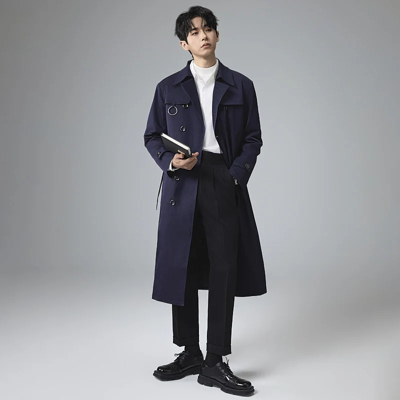 Herren Moderner Tech-Trenchcoat mit Doppelreihiger Knopfleiste, Bindegürtel und dezenten Ringdetails Nord Taschen