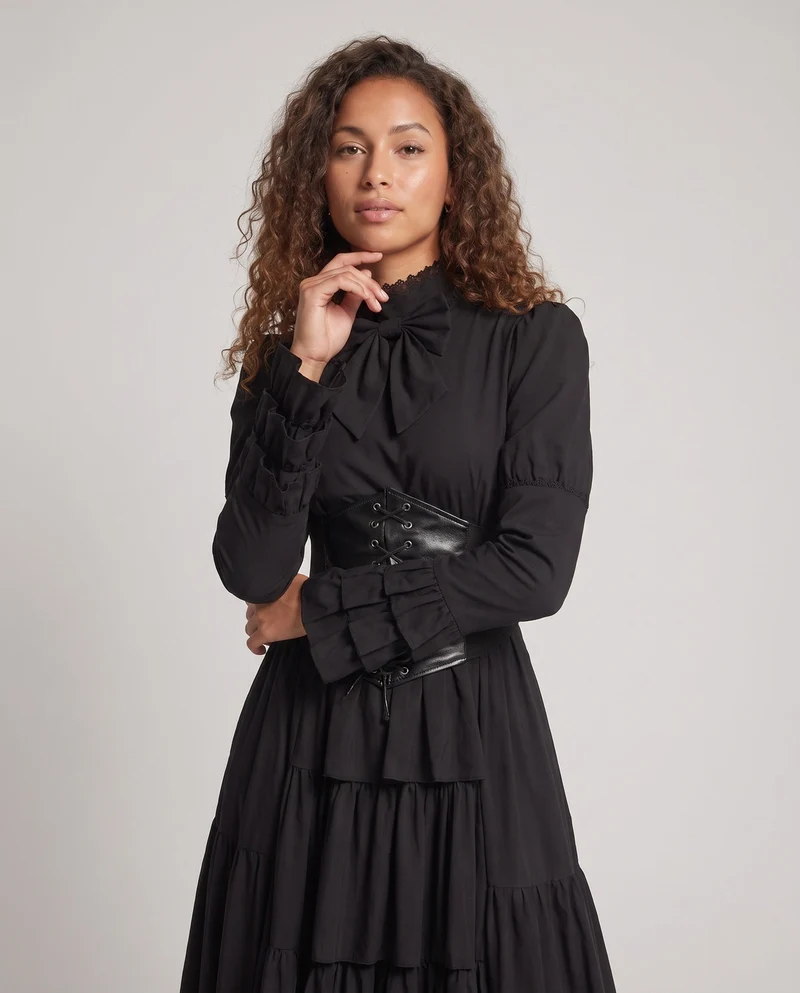 Damen historisches Rüschendress mit elegantem Taillenband Nord Taschen