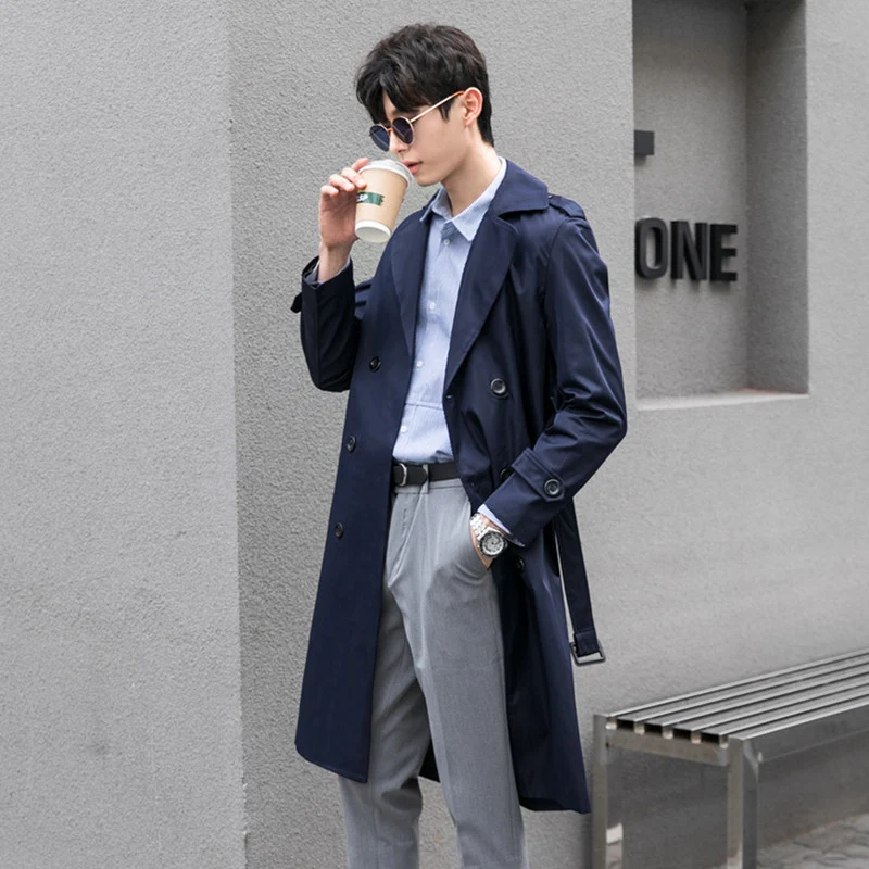 Herren Moderner leichter Trenchcoat mit Doppelreihe Taillengürtel und Schulterpatten Nord Taschen