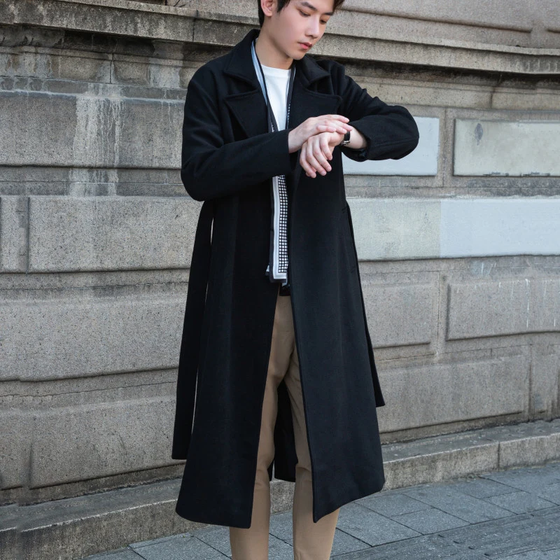 Herren Maxilanger Wollmix-Übermantel mit minimalistischer Silhouette und verdeckter Knopfleiste Nord Taschen