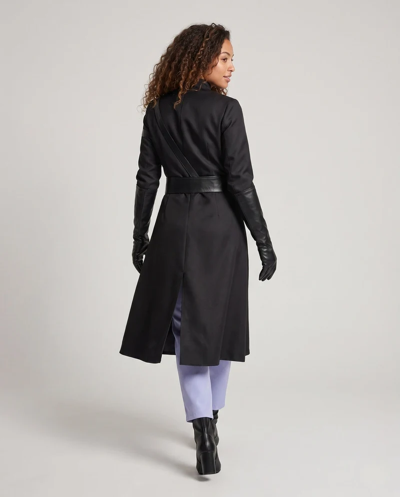 Damen Cosplay-Gewand mit schickem Umhang, Handschuhen und elegantem Hosenensemble Nord Taschen