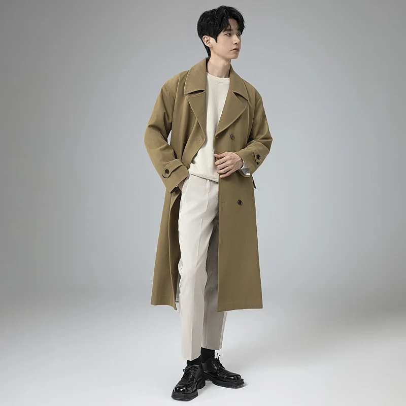 Herren Maxilanger Trenchmantel mit taillierendem Gürtel und minimalistischer Silhouette Nord Taschen