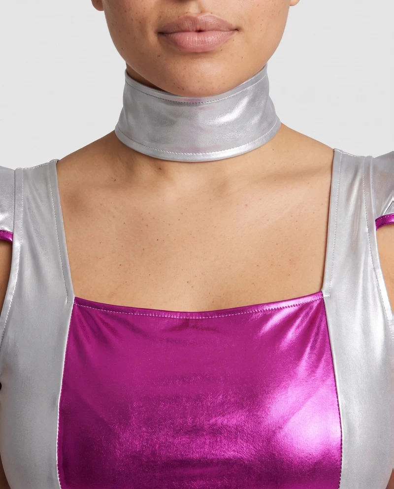 Damen Futuristisches Kostüm mit Armstulpen und glänzenden Akzenten Nord Taschen
