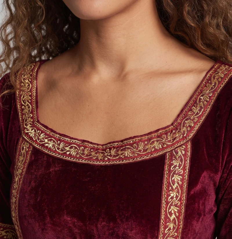 Damen Mystisches Hexen-Kostüm aus Velours mit Blickfang-Detail Nord Taschen