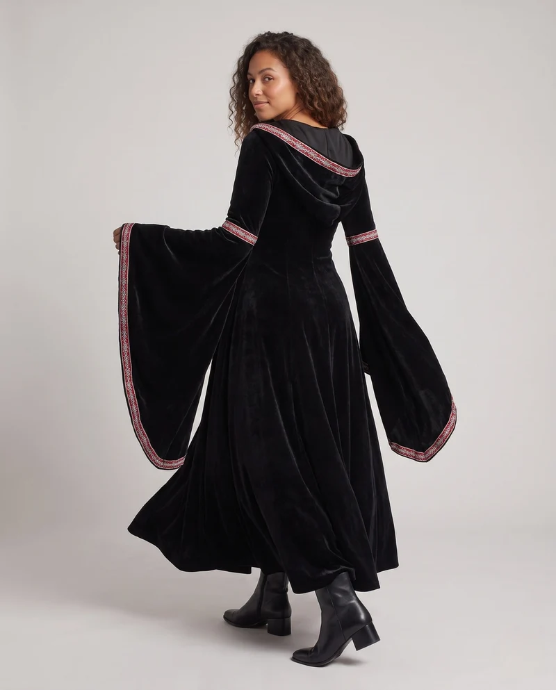 Damen Mystisches Hexenkleid mit Kapuze und weit ausgestellten Ärmeln Nord Taschen