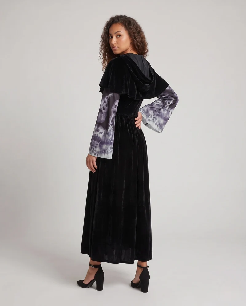 Damen Mystisches Kostümkleid mit Kapuze und weitem Hosenansatz Nord Taschen