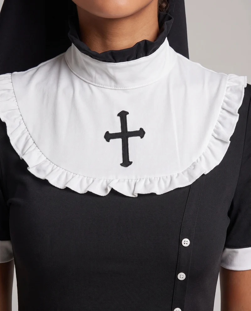 Damen Nonnenkostüm mit elegantem Spitzenkragen und Rüschendetails Nord Taschen