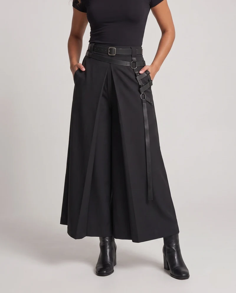 Damen modischer Rock mit dekorativen Schnallen und asymmetrischem Schnitt Nord Taschen