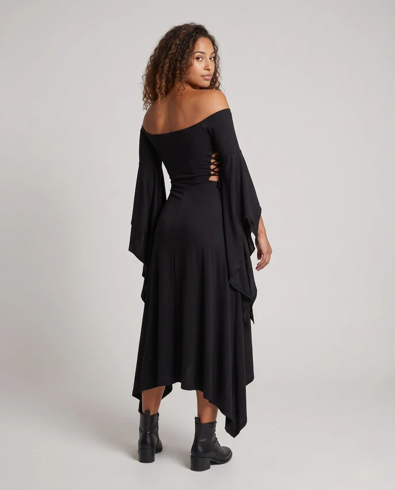 Damen Zauberhaftes Abendkleid mit weit ausgestellten Ärmeln Nord Taschen