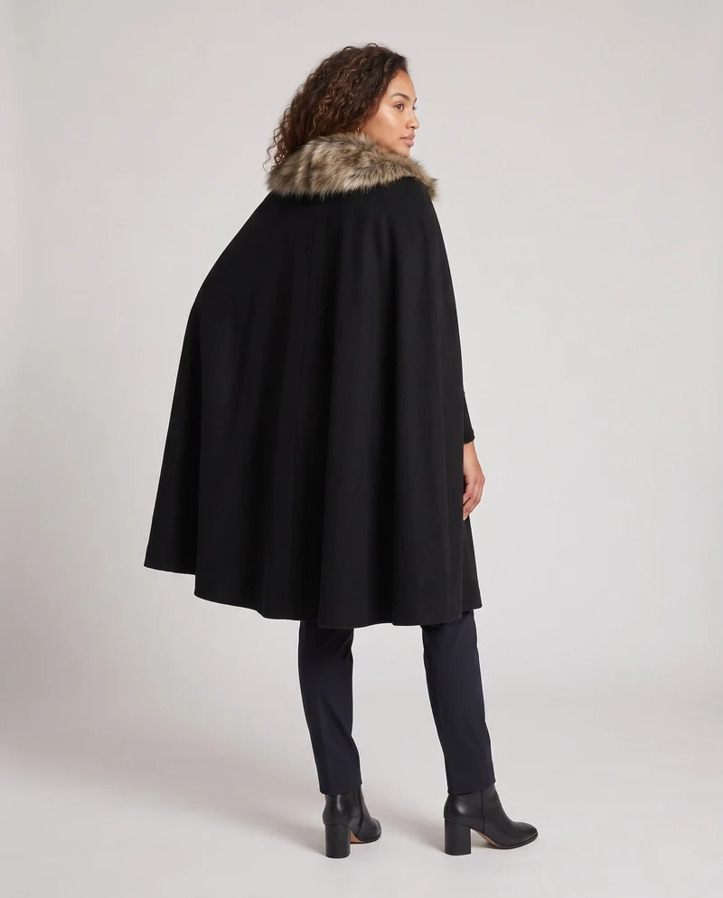 Damen eleganter Kapuzenumhang mit geschmeidigem Schnitt und kunstvollen Verzierungen Nord Taschen