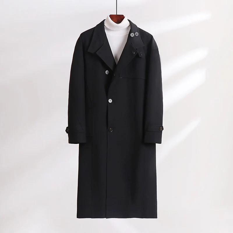 Herren Langgeschnittener Minimalistischer Trenchcoat mit Schalkragen und verstellbaren Ärmelriemen Nord Taschen