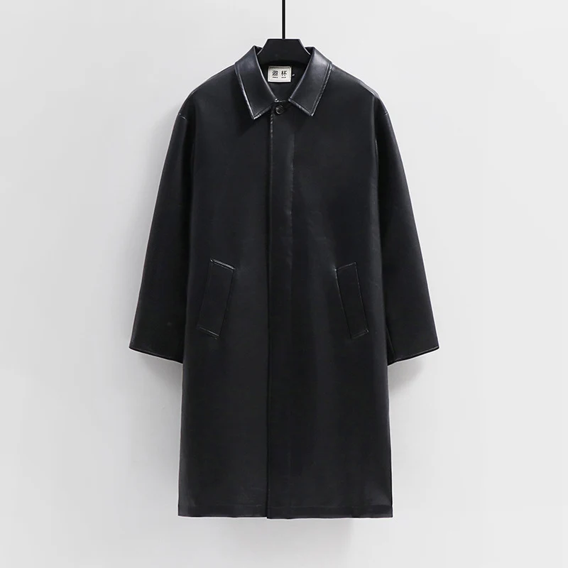 Herren langer minimalistischer Kunstleder-Mantel mit Hemdkragen, verdeckter Knopfleiste und geradem Schnitt Nord Taschen