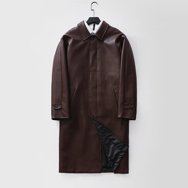 Herren langer minimalistischer Kunstleder-Mantel mit Hemdkragen, verdeckter Knopfleiste und geradem Schnitt Nord Taschen