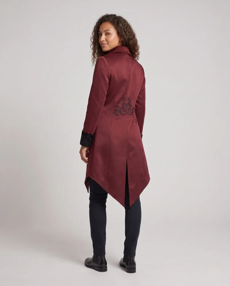 Damen eleganter Gothic-Mantel mit kunstvollen Verzierungen und asymmetrischem Saum Nord Taschen