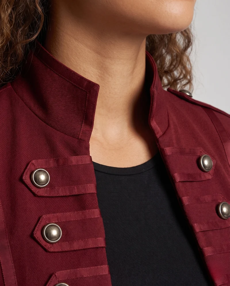 Damen Eleganter Kappenkleid mit asymmetrischem Saum und schicken Details Nord Taschen
